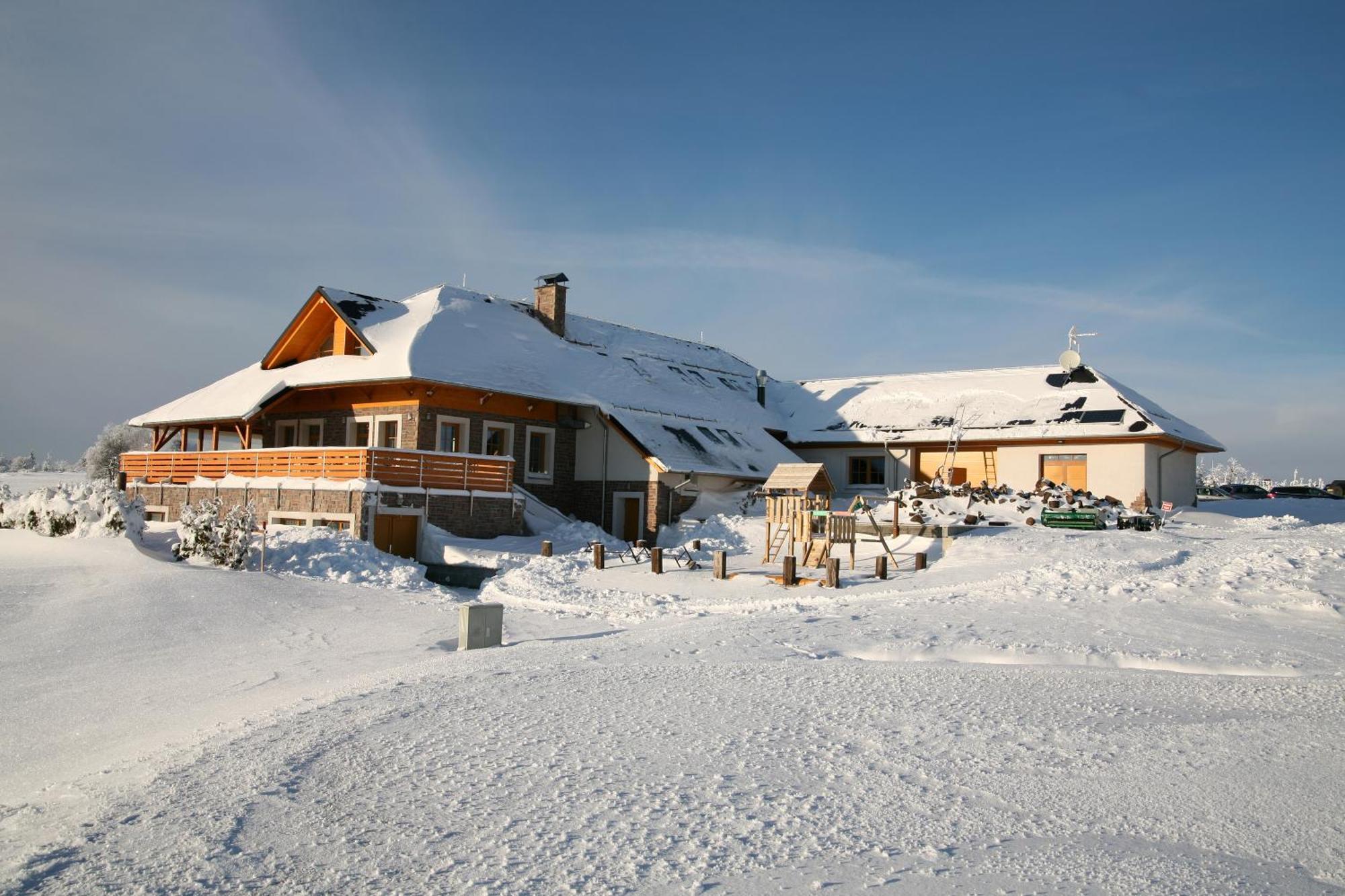 Hotel Krusnohorsky Dvur Cínovec Exterior photo