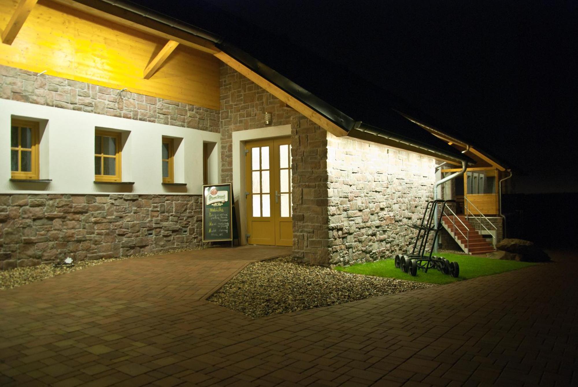 Hotel Krusnohorsky Dvur Cínovec Exterior photo