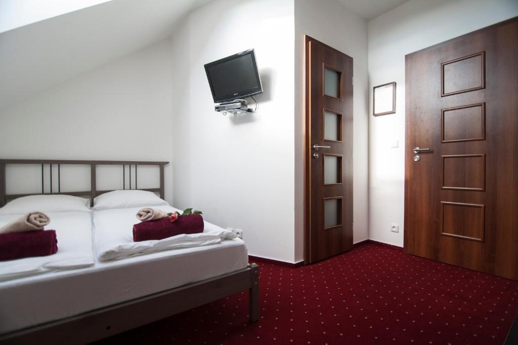 Hotel Krusnohorsky Dvur Cínovec Room photo